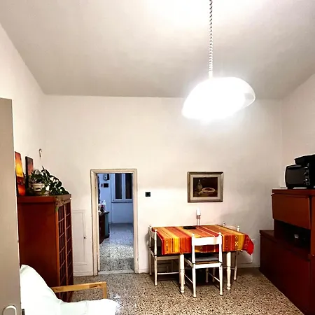Hostel Bed Space Livorno-center